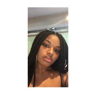 Meet your Posher, Rouguiatou